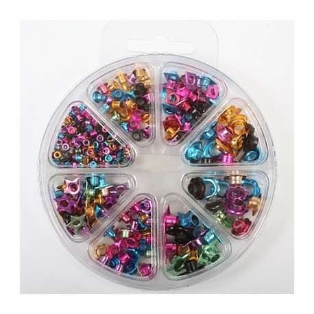 Komplet zakovic z luknjo