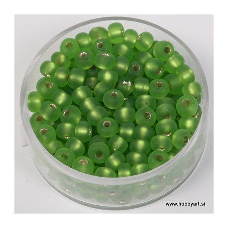 Perle srebrna sredica mat 4,5mm zelene 17g.